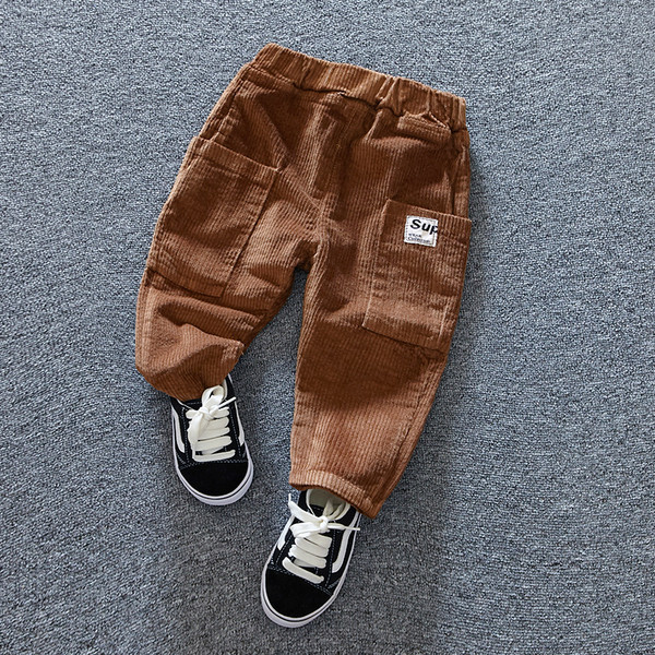 Pantaloni copii in trei culori cu buzunare pentru baieti