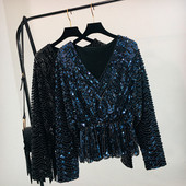 Stílusos női blúz spitz nyakkivágással és flitterekkel, két színben