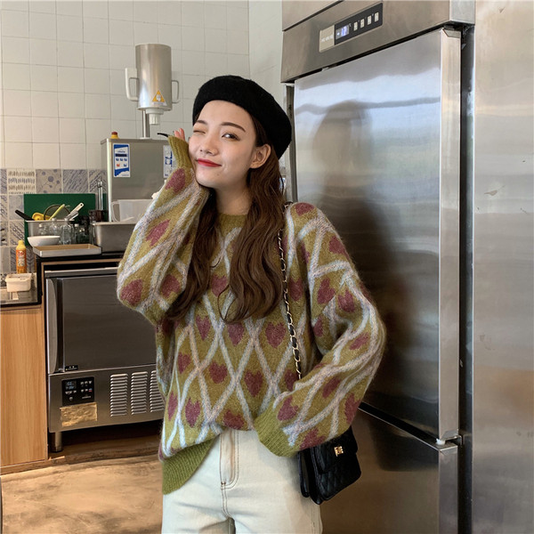 Μοντέρνο γυναικείο πουλόβερ σε δύο χρώματα με οβάλ ντεκολτέ