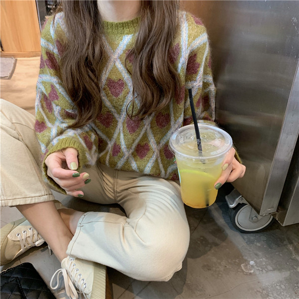 Μοντέρνο γυναικείο πουλόβερ σε δύο χρώματα με οβάλ ντεκολτέ