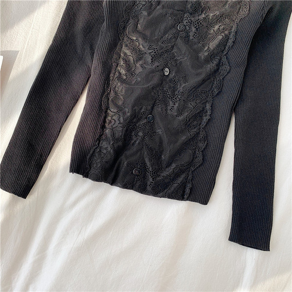 Modern női blúz csipkével és hosszú ujjú fekete színben