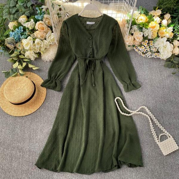 Női ruha gombokkal, spitz nyakkivágással több színben