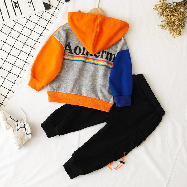 Modern gyerek szett fiúknak felirattal és linkekkel