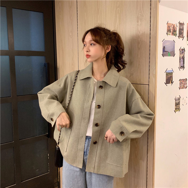 Modern női rövidkabát két színben széles modellben