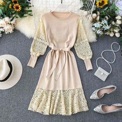 Modern női ruha csipke elemmel és O-nyakkal