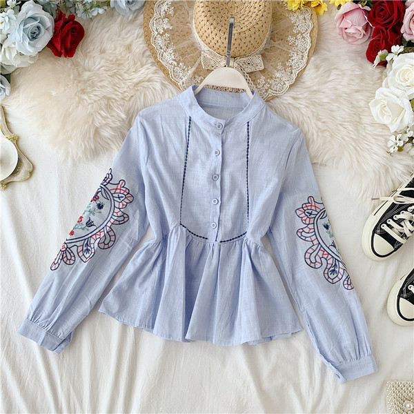 Stílusos női ing hímzéssel és gombokkal, négy színben