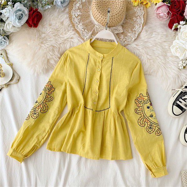 Stílusos női ing hímzéssel és gombokkal, négy színben