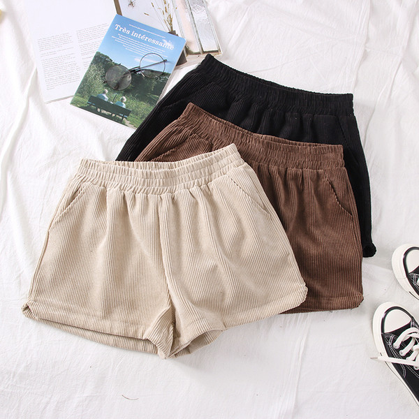 Csíkos, zsebes női rövidnadrág új modellje több színben