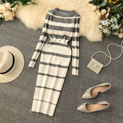 Alkalmi női csíkos ruha kerek nyakkivágással