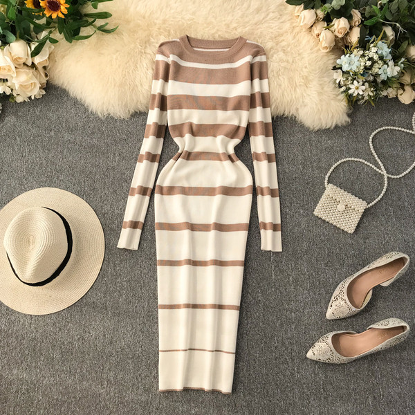 Alkalmi női csíkos ruha kerek nyakkivágással