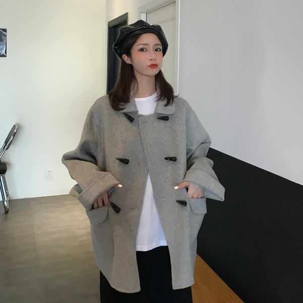 Дамско модерно дълго палто в два цвята с копчета