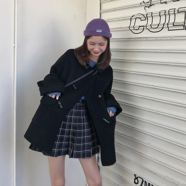 Дамско модерно дълго палто в два цвята с копчета