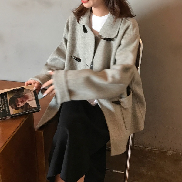 Дамско модерно дълго палто в два цвята с копчета