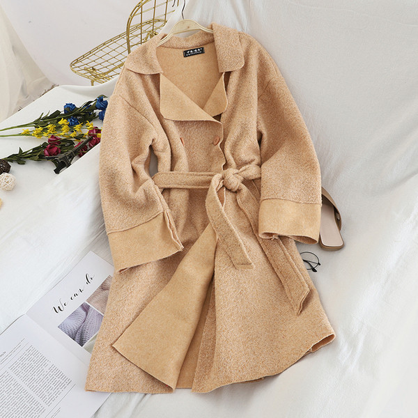 Stílusos női kabát övvel, négy színben