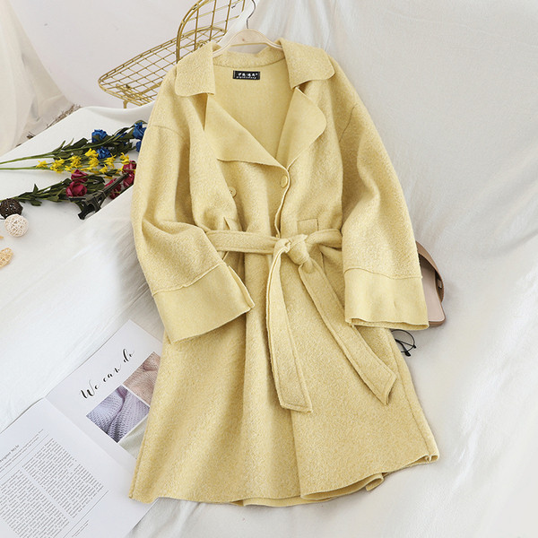 Stílusos női kabát övvel, négy színben