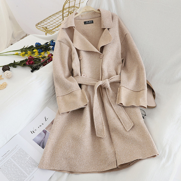 Stílusos női kabát övvel, négy színben