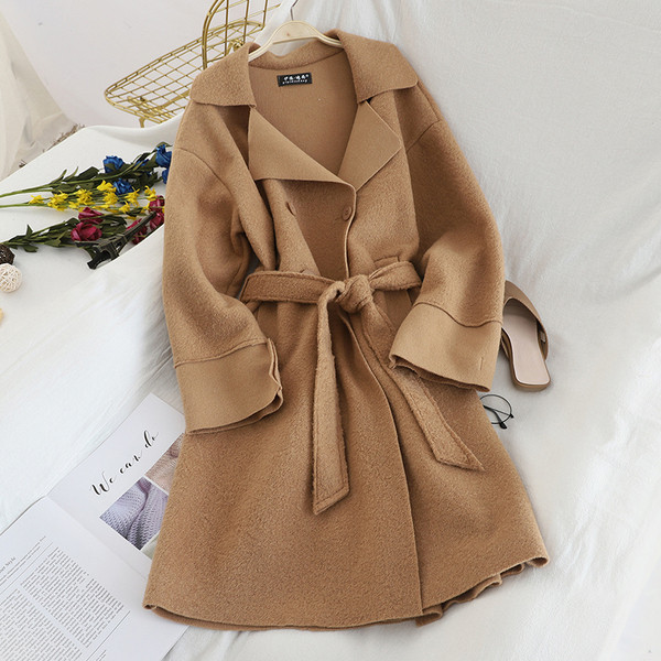 Stílusos női kabát övvel, négy színben