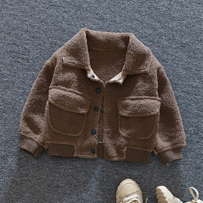 Gyerek dzseki fiúknak szürke és barna színben, felirattal