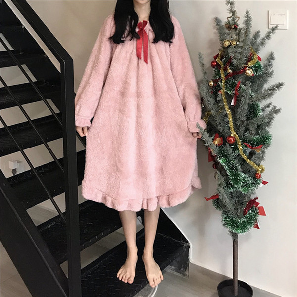 Model croiat cămașă de noapte de damă în două culori