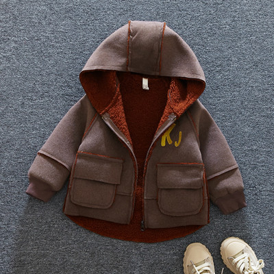 Modern gyerekkabát fiúknak két színben kapucnival és zsebekkel