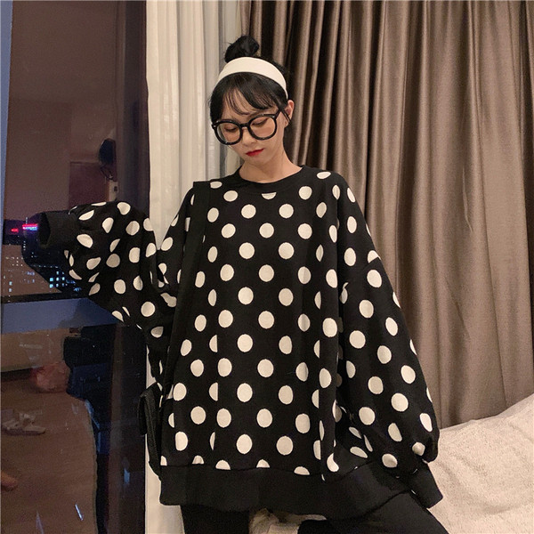 Női lezser, széles pöttyös blúz ovális nyakkivágással, két színben