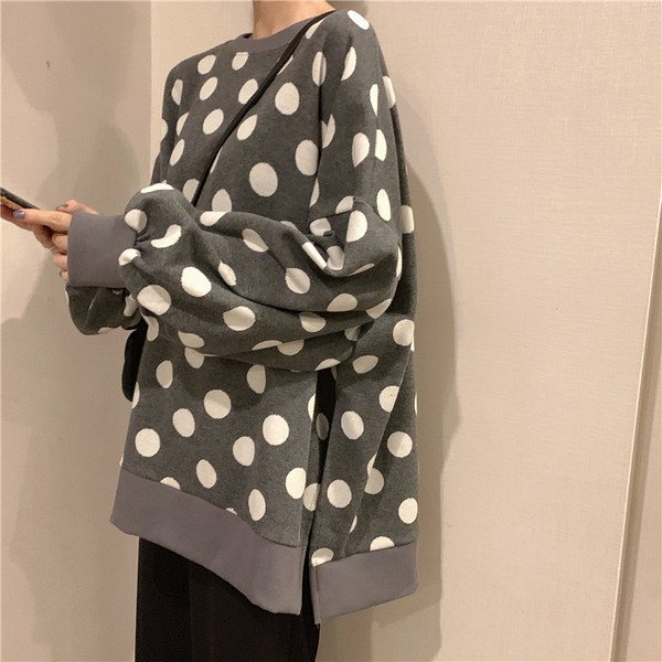 Női lezser, széles pöttyös blúz ovális nyakkivágással, két színben