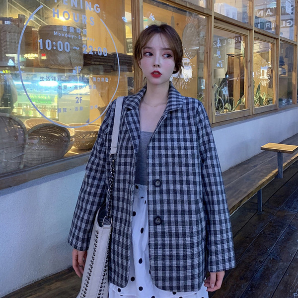 Дамско модерно карирано палто с копчета