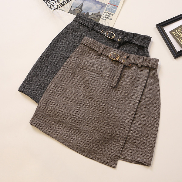 Aktuális női szoknya két színben, magas derékkal és övvel