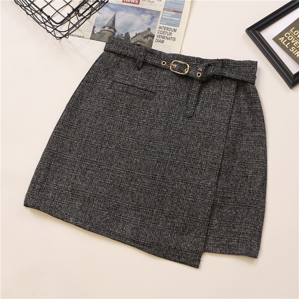 Aktuális női szoknya két színben, magas derékkal és övvel