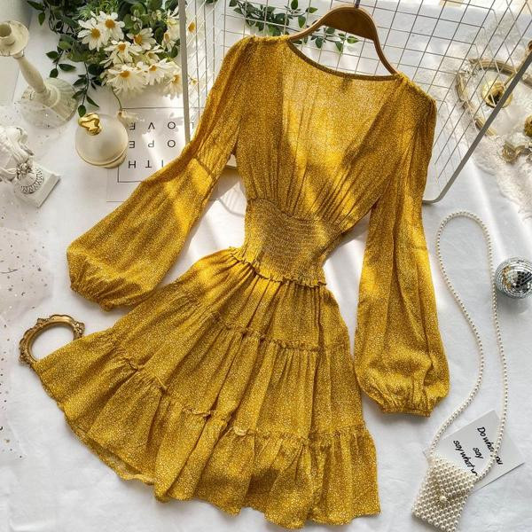 Alkalmi női ruha rugalmas és kerek nyakkivágással, több színben