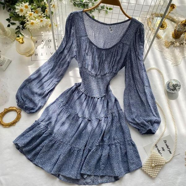 Alkalmi női ruha rugalmas és kerek nyakkivágással, több színben