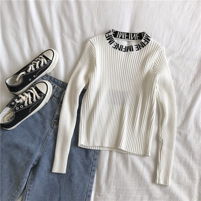 Bluză de damă modernă în trei culori cu inscripții și decolteu O