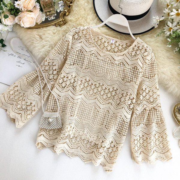 Γυναικεία μπλούζα με  δαντέλα  σε διάφορα χρώματα