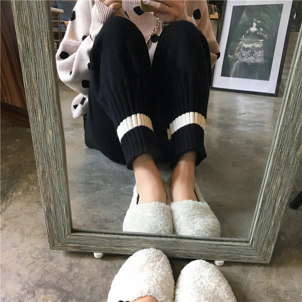 Fekete színű női kötött nadrág