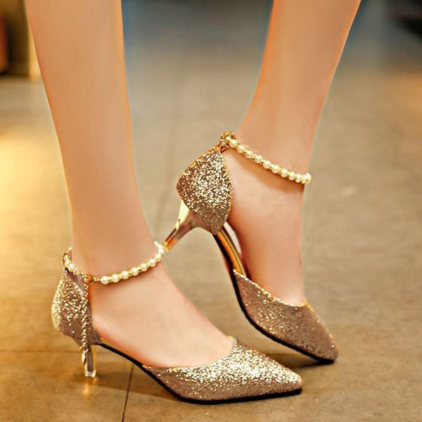 Stílusos női cipő flitterekkel és gyöngyökkel, három színben