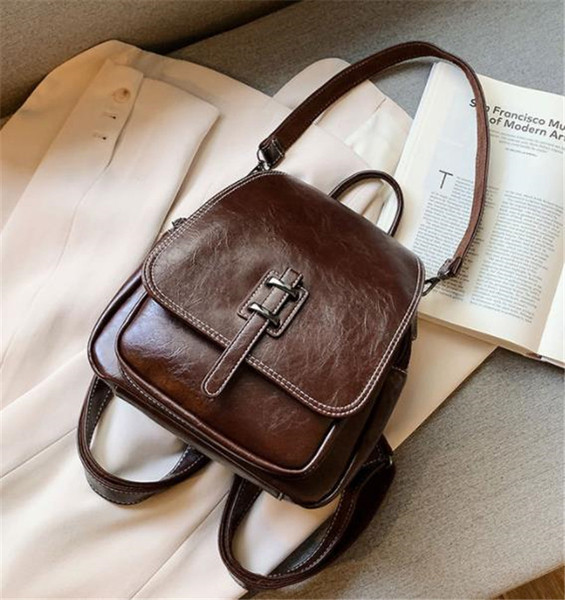 Modern női hátizsák öko bőrből három színben és fém elemmel