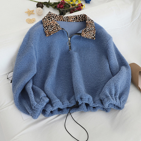 Μοντέρνο γυναικείο πουλόβερ με λαιμόκοψη σε διάφορα χρώματα