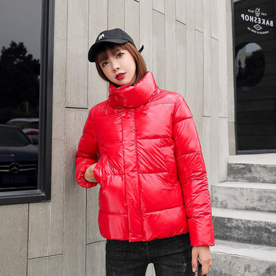 Μοντέρνο  γυναικείο χειμωνιάτικο  μπουφάν με ψηλό κολάρο και γυαλιστερό αποτέλεσμα σε διάφορα χρώματα