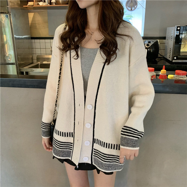 Női modern hosszú kardigán két színben, gombokkal