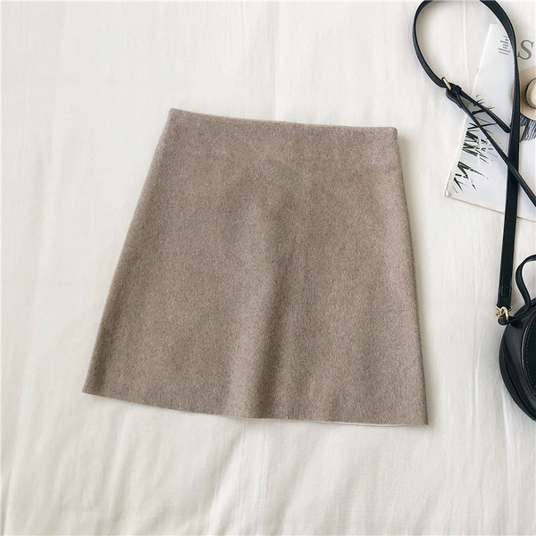 Rövid női szoknya három színben, magas derékkal