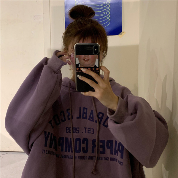 Női napi hosszú pulóver három színben felirattal