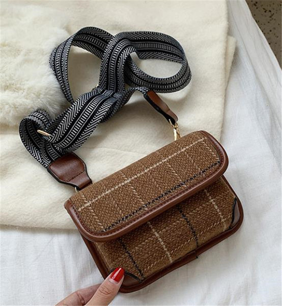 Modern női táska négy színben, hosszú füllel