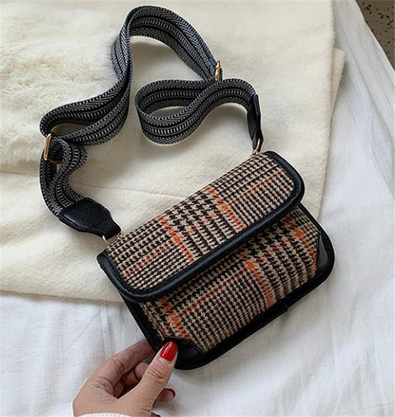 Modern női táska négy színben, hosszú füllel