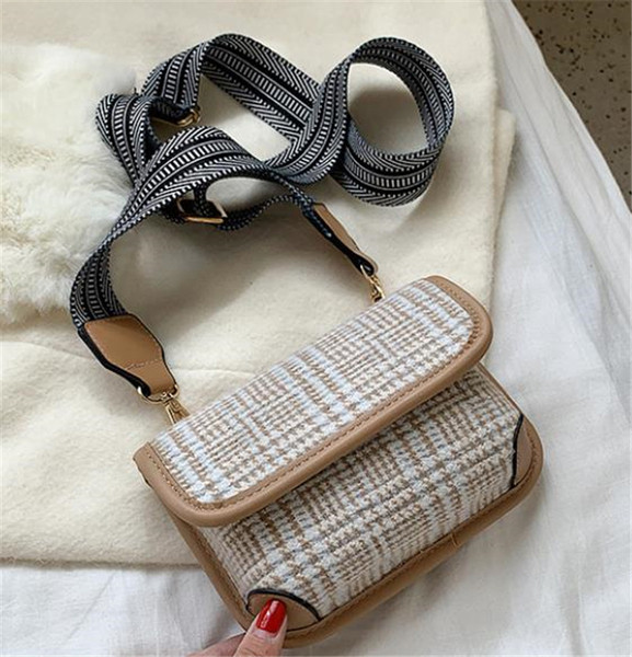 Modern női táska négy színben, hosszú füllel