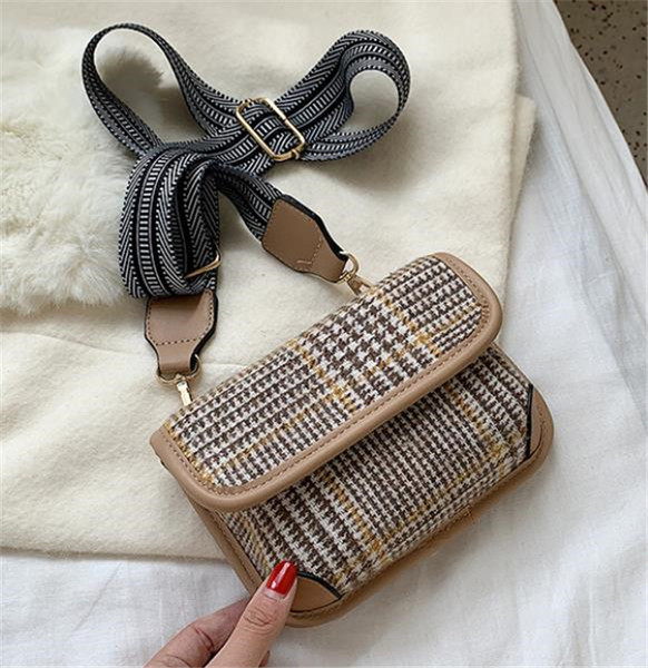 Modern női táska négy színben, hosszú füllel