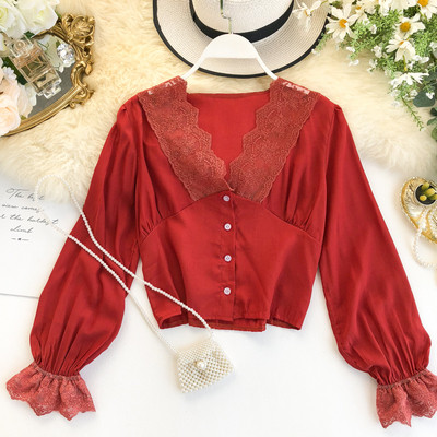 Modern női ing csipkével és spitz nyakkivágással, különböző színekben