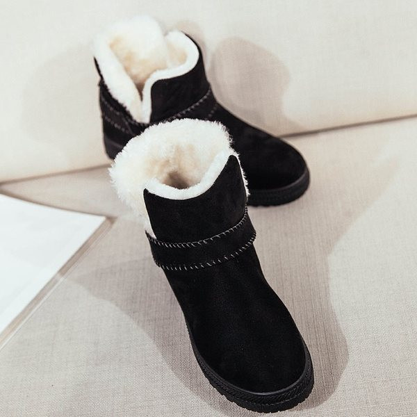 Modern női csizma sima modell, puha béléssel több színben