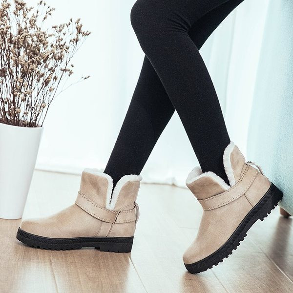 Modern női csizma sima modell, puha béléssel több színben