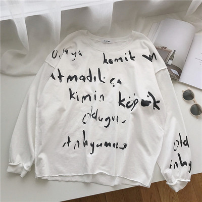 Bluză de damă cu inscripții și decolteu O în trei culori