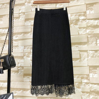 Hosszú női szoknya kordbársony mezből, csipkével és hasítékkal